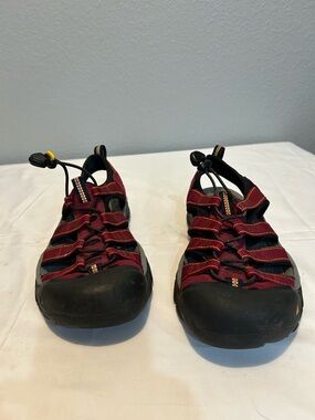 Keen Newport H2 Sandals size 8.5
